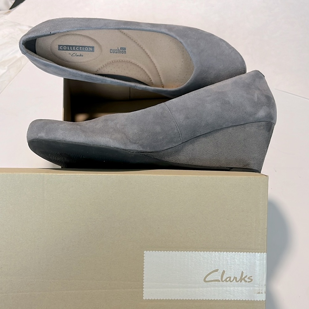 Gray suede 2” Clarks wedges NIB. Comfort sole, gorgeous color.